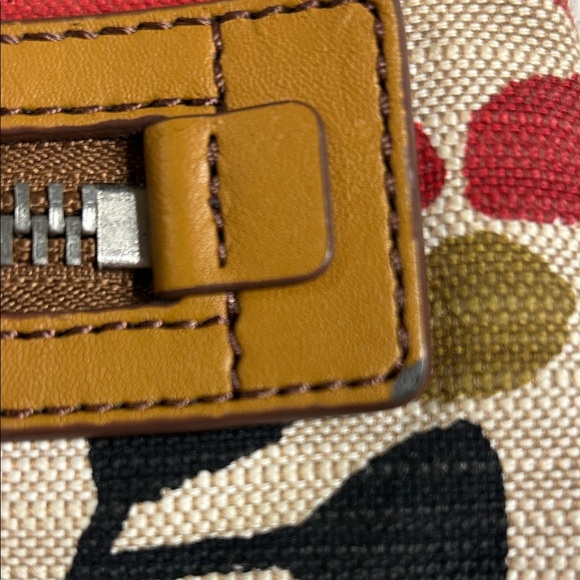 Fossil Women's Floral Canvas Clutch - Picture 10 of 10